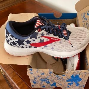 Brooks Launch 6 size 9